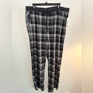 Plaid Men's Pants in Black and Gray